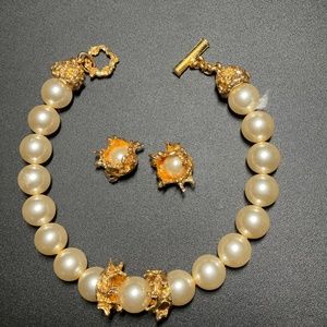VINTAGE GAVILANE CHOKER AND EARRINGS ENSEMBLE.  PEARLS WITH BAROQUE SETTINGS